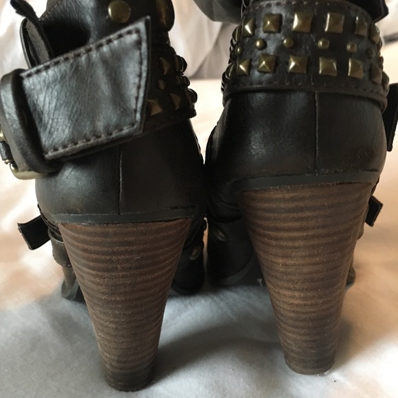 Brown Leather Studded Heeled Boots - Picture 6 of 6